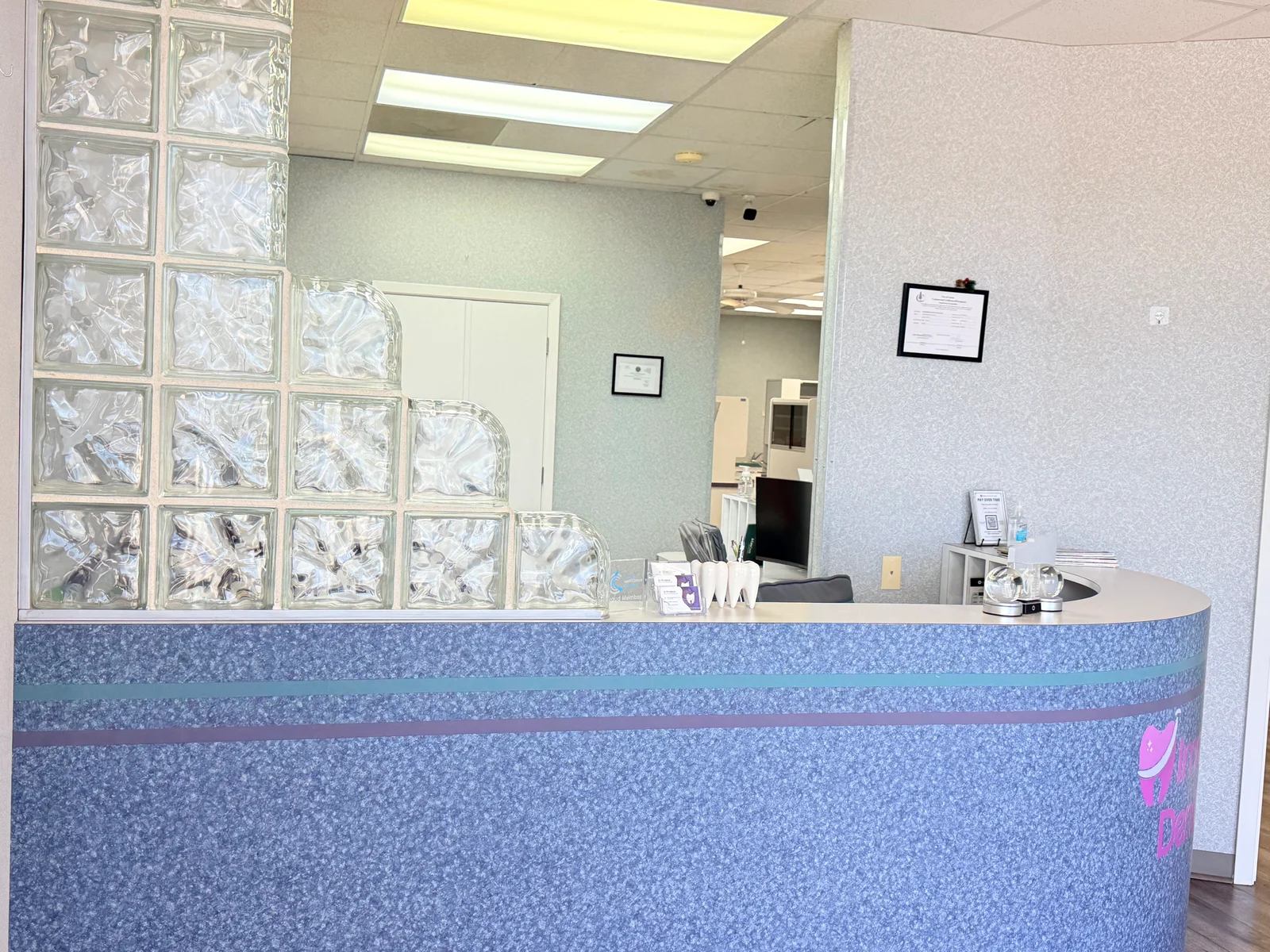 Front reception desk at Imma Dental